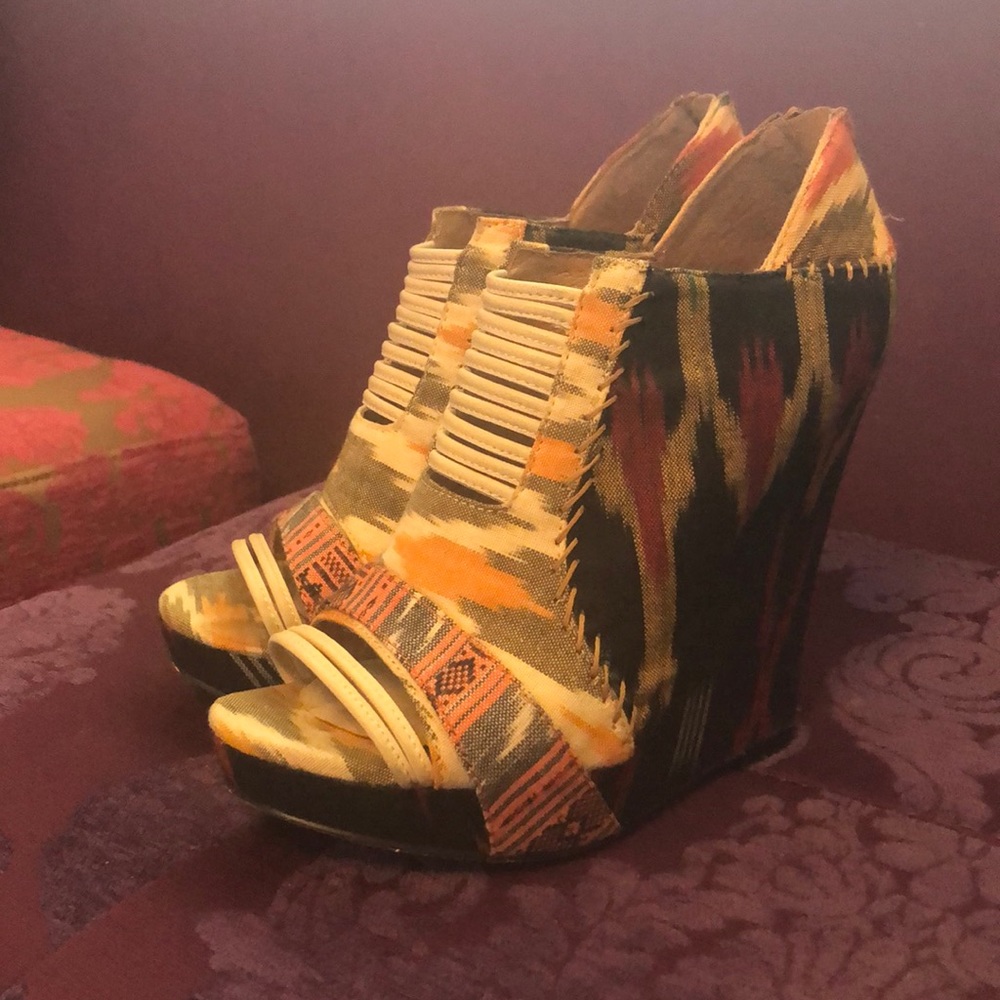 Aldo runway collection wedges